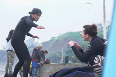 Lezioni private di surf a Lima - Attrezzatura inclusa