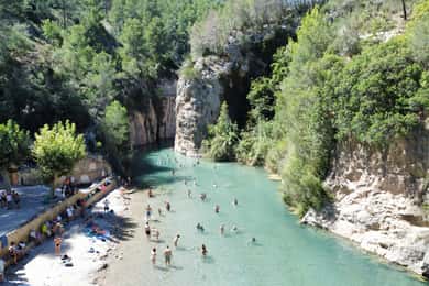 Vanuit Valencia: Thermale baden van Montanejos + waterval Salto De la Novia.
