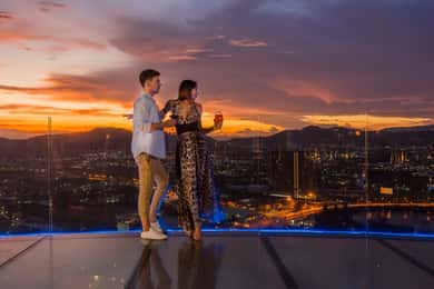 Hua Hin: Vana Nava Sky Bar Rooftop på Holiday Inn