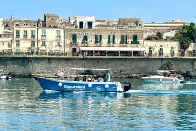 Syracuse: Ortigia Island & Sea Cave Boat Tour with Prosecco