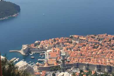 Dubrovnik : Randonnée au lever du soleil sur le mont Srđ + yoga au lever du soleil au point de vue.