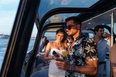 Lisboa: Sangria Vibes & DJ Cruise – Åpen bar på en luksuriøs båt