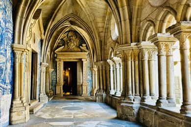 Visita guiada a la catedral de Oporto con entradas incluidas