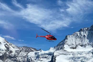 Exklusiv helikoptertur för 4 personer till de schweiziska Alperna