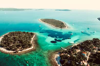 Da Spalato/Trogir: Laguna Blu e 2 Isole mezza giornata privata