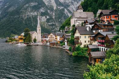 From Vienna: Hallstatt & Salzburg Guided Tour