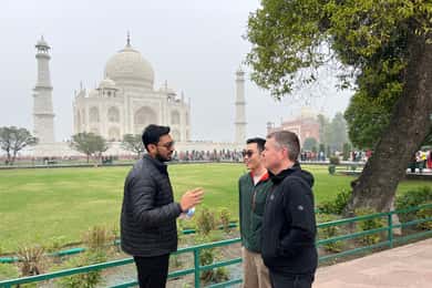 From Delhi: Taj Mahal & Agra Private Day Tour with 5* Lunch