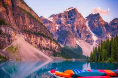 Banff: Lake Louise, Moraine, Emerald & Johnston Canyon Tour