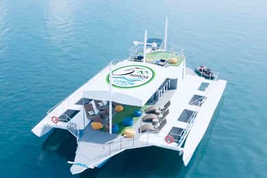 Coron Island Sunset Cruise: Lyxig trimaran, koppla av och varva ner
