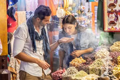 Turul patrimoniului vechi din Dubai: Souks, Moschei și alte bijuterii ascunse!