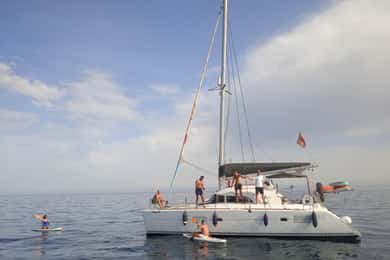 Marbella: Cruzeiro privado em catamarã