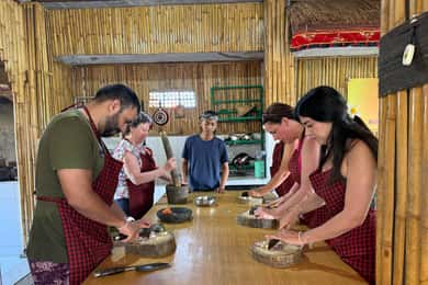 Ubud: Balinese Cooking Class with Traditional Dishes