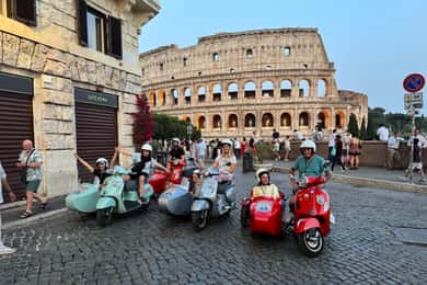 Rom in Vespa 90 min Vespa Seitenwagen PrivatTour mit Gelato