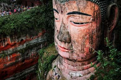 Leshan Giant Buddha & Huanglongxi Ancient Town Tagestour