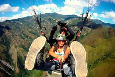 De Cusco: a liberdade de voar de parapente no céu