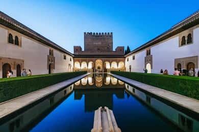 Visite guidée nocturne de l'Alhambra et des palais nasrides