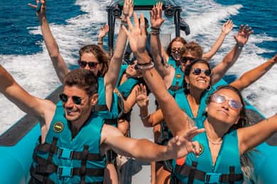 Mallorca: 2h speedboat tour, visit caves, cliffs and snorkel