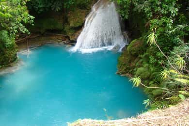 Ocho Rios: Aventura nas cataratas secretas Blue Hole com transferes