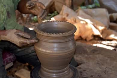 Arusha: Pottery Lesson