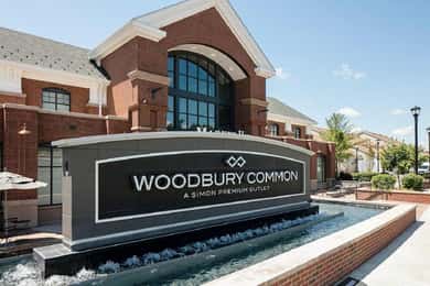 Cold Spring Town&Woodbury Outlets 1-day Tour From NY