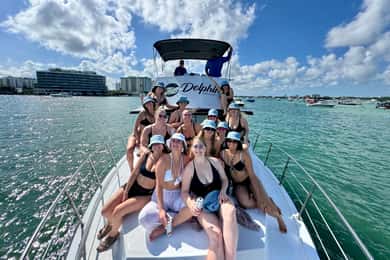 Miami Party Yacht för 34PP Bachelorette Party Födelsedagsfest