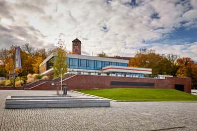 Вход в DAS MINSK Kunsthaus в Потсдаме