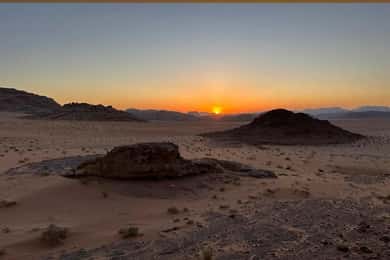 Wadi Rum: dagvullende jeeptour met bedoeïenendiner en grot