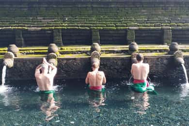Ubud : Cleansing Ritual Package (Yoga+Purification+Massage)