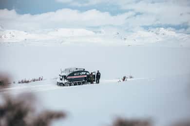 Entdecke Jotunheimen - 2 Tage mit Schneeschuhwandern und Snowcoach