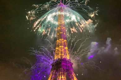 Paris: Dinner Cruise, Cabaret & Fireworks on July 14th