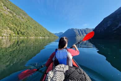 Hellesylt: Einsteigerfreundliches Fjord-Kajak-Erlebnis