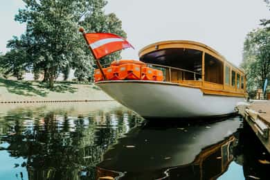 Riga: Private Bootstour mit Snacks und Getränken