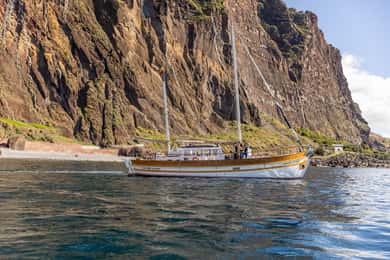 Funchal: Pôr do sol na costa da Ilha da Madeira num veleiro