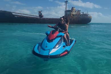 1-Hour Jet Ski Safari to the Shipwreck & Iguana island