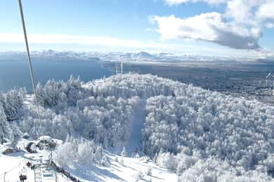 Bariloche: Piedras Blancas tour, cable car and sled ride