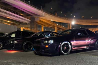 東京：JDMカーカルチャーツアー with メルセデス C63 AMG