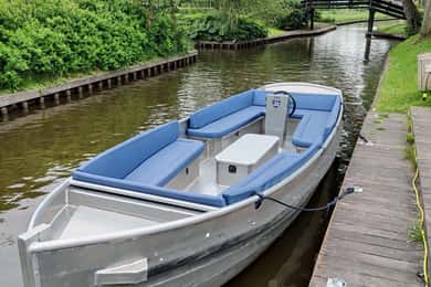 1 uur privétour per open boot met plaatselijke kapitein