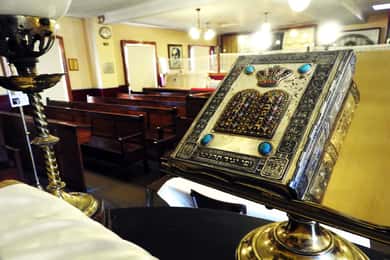 Jewish Dublin Private Walking Tour with Optional Transfers