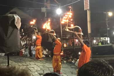 Visita nocturna Aarati de Katmandú en Pashupatinath