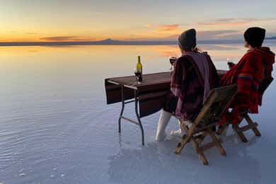 De La Paz: excursão de 1 dia e 1 noite ao Salar de Uyuni de avião