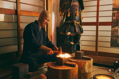 Authentische Messerherstellung bei einem Schmied in Kyoto