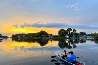 Crystal River: Clear Kayak Sunset & Night Glow Tour