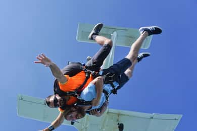 Reggio Emilia: Tandem Skydiving Experience