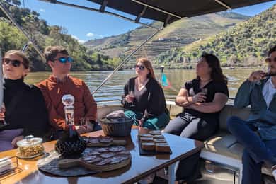 Vanuit Porto: proeverijen bij 2 wijnhuizen, lunch van de chef en boottocht