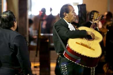 CDMX: Evening Tour to Plaza Garibaldi