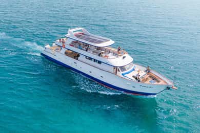 Larnaca Bay Cruise med snorkling