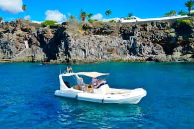 Private Boat Excursion: 2 to 6 Hours of Seaside Bliss