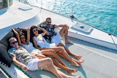 Athens: All-Inclusive Luxury Catamaran Cruise to Aegina