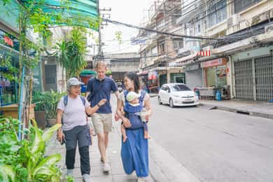 Bangkok: Explore Bang Rak’s Backstreets & Local Eats