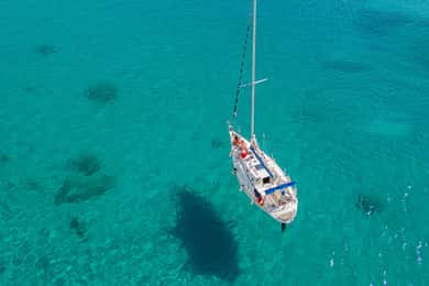 Cagliari gulf boat tour, sailing, snorkeling and drink.